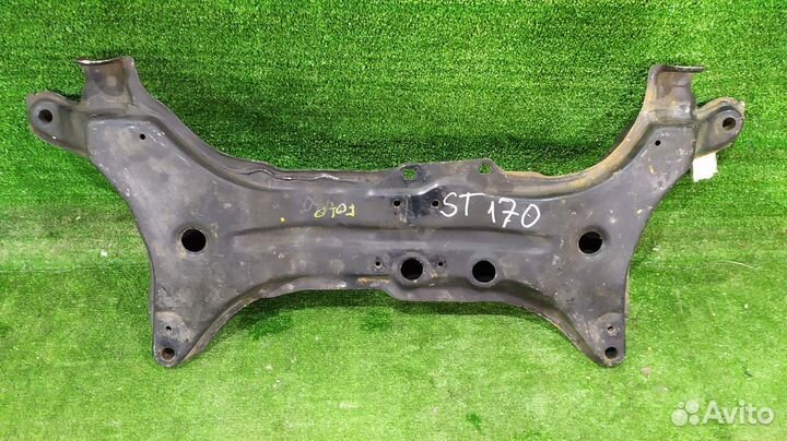 Балка поперечная передняя toyota carina