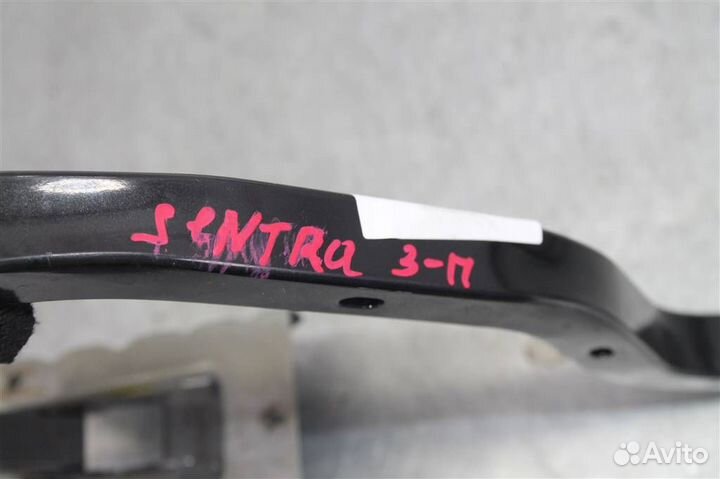 Петля крышки багажника правая Nissan Sentra B17