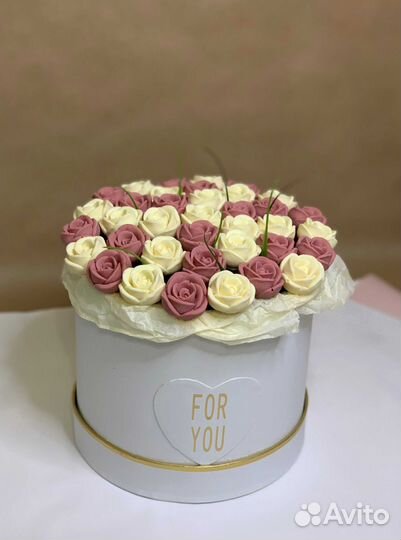 Сладкий подарок девушке