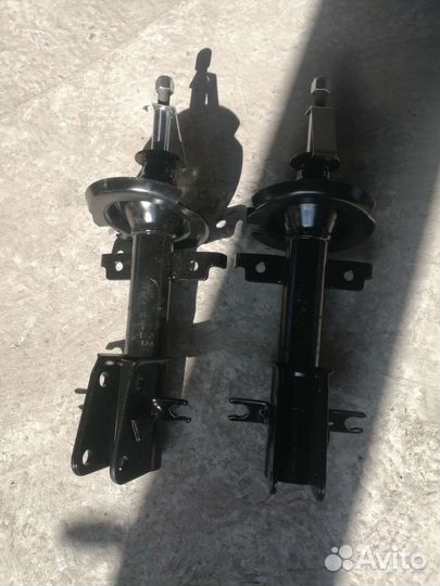 Стойки передней подвески Renault Laguna