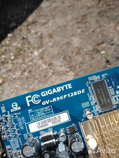 Видеокарта Gigabyte GV-R96P128DE
