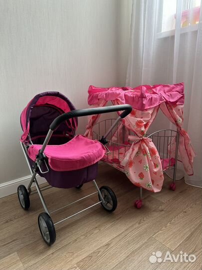 Коляска и кроватка для кукол