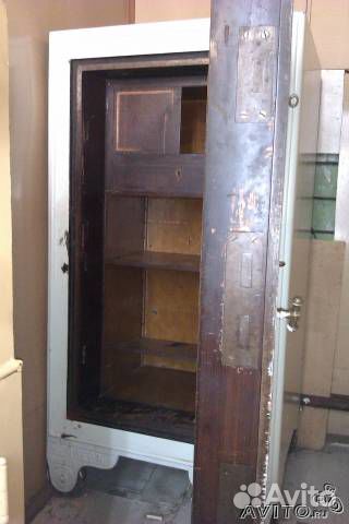 Сейф антикварный