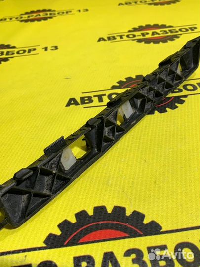 Направляющая бампера задняя правая Kia Rio 3 QB