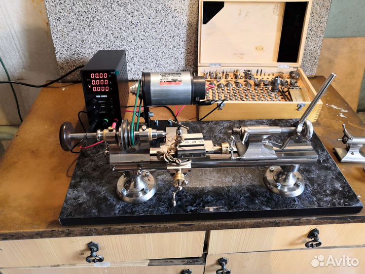 Часовой токарный станок Lorh WW