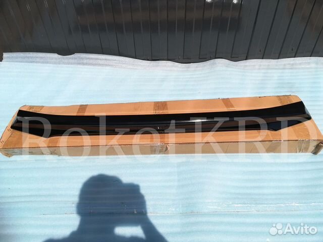 Спойлер под стекло Lexus Lx 570 2008 - 15 год