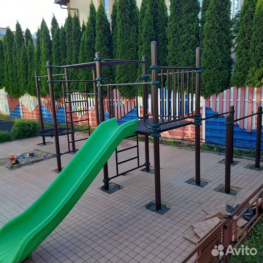 Уличная воркаут площадка шведская стенка рукоход