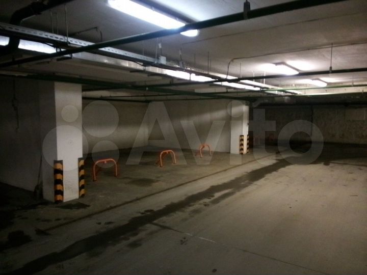 Машиноместо, 14 м²