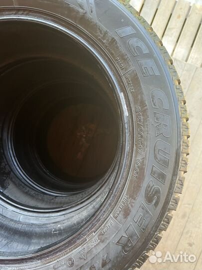Bridgestone Ice Cruiser 7000 215/60 R17 100T