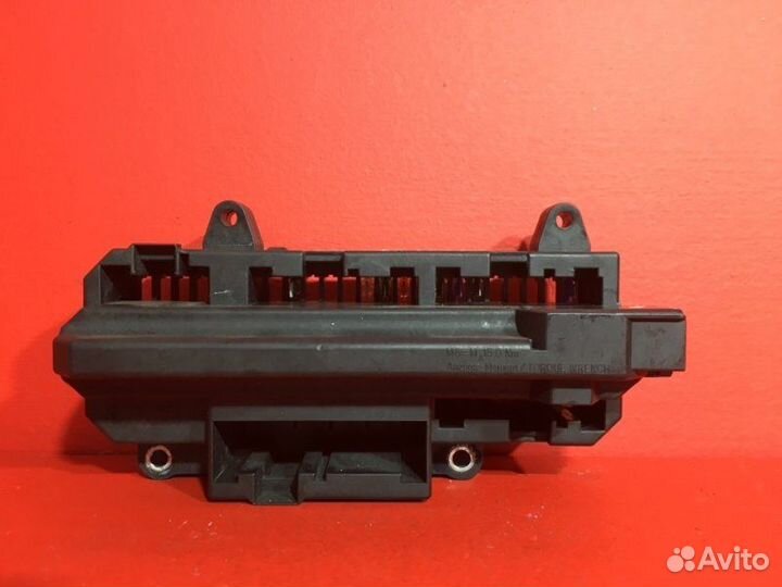 Блок предохранителей в салон Bmw 7 E65 N62B36A
