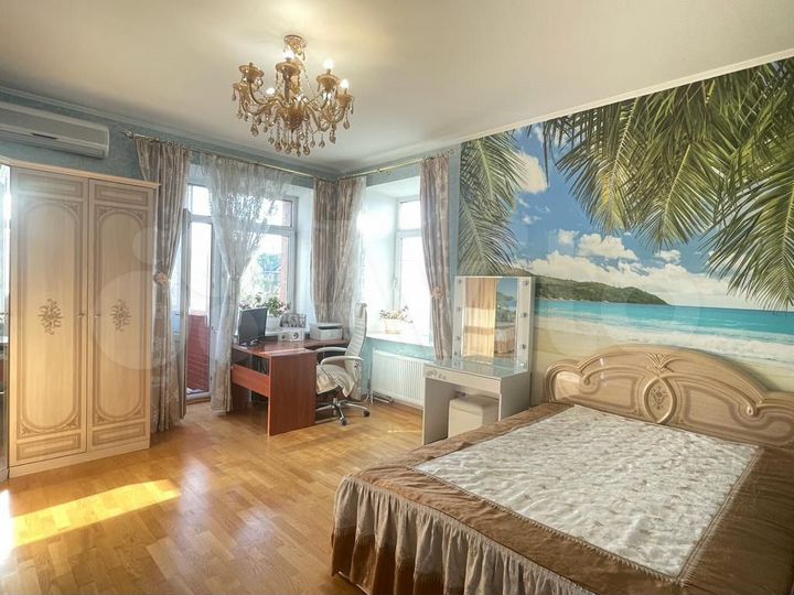 3-к. квартира, 136,8 м², 4/8 эт.