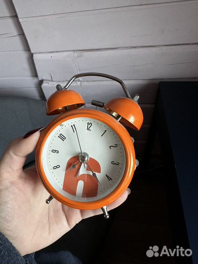 Часы будильник