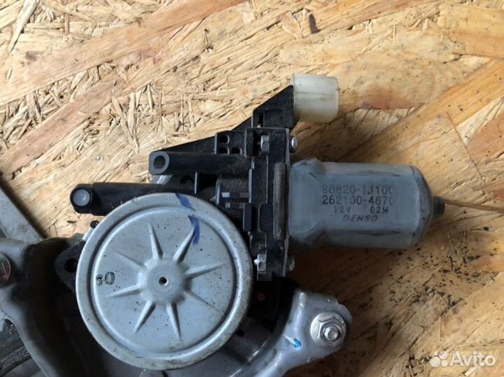 Мотор стеклоподъемника задний левый Hyundai I20