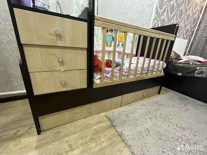 Кровать с маятником