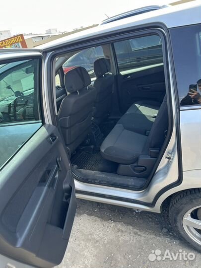 Opel Zafira, 2011