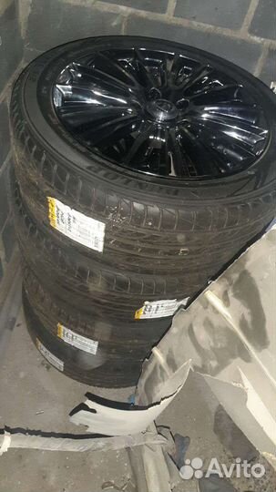 Комплект Rays Versus Stratagia R17+ dunlop