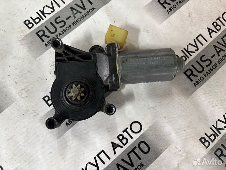 Моторчик стеклоподъемника передний правый Mercedes