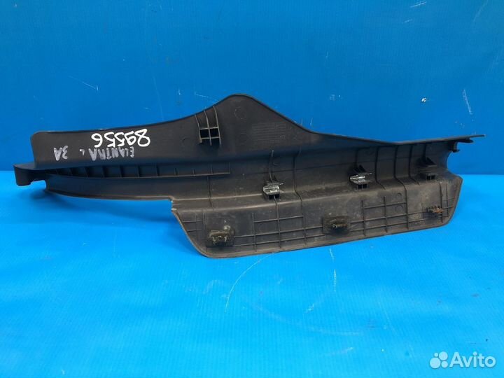 Накладка порога (внутренняя) Hyundai Elantra 2006