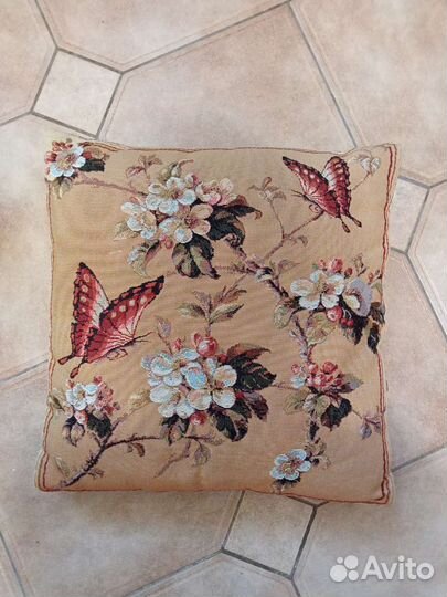 Подушка диванная декоративная