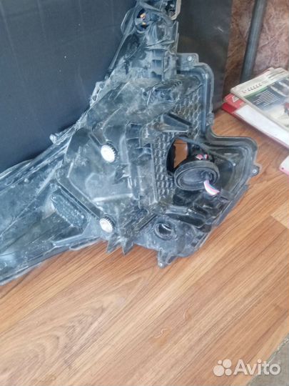 Продам правую фару