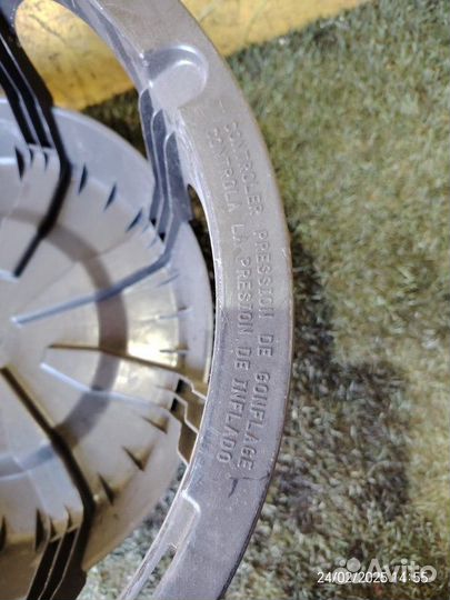 Крепление запасного колеса Mercedes-Benz C- Class