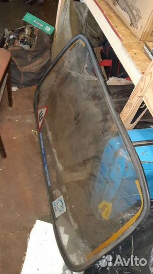 Заднее стекло на Вольво 345