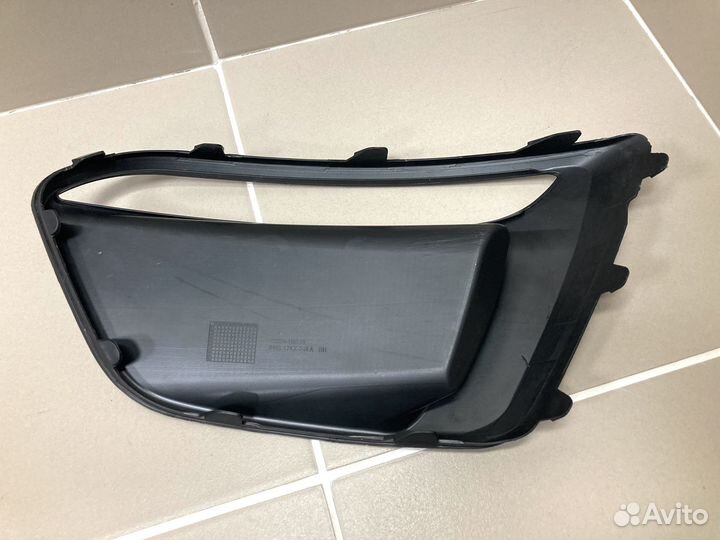 Рамка противотуманной фары правой для Kia RIO 2017