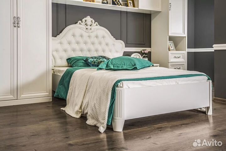 Спальный гарнитур для детской Мишель белый матовый