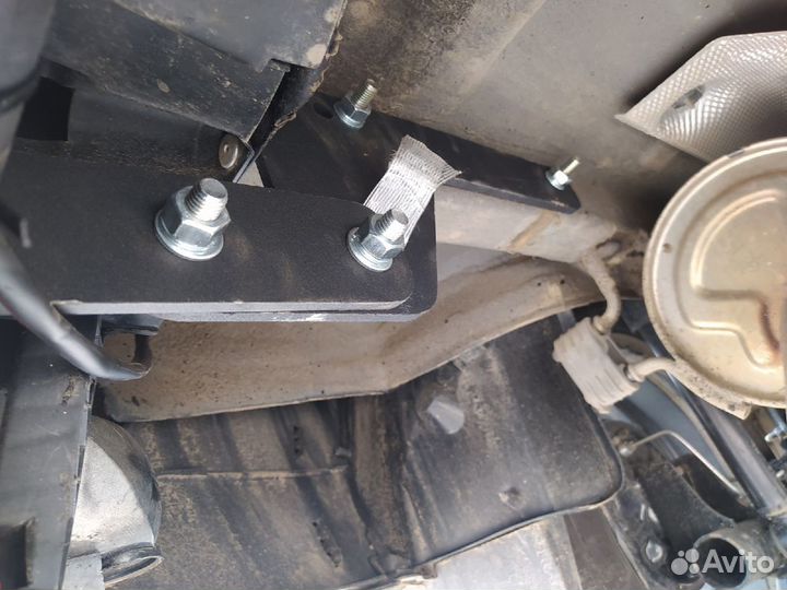 Фаркоп для Renault Logan 2 Stepway Рено Логан 2