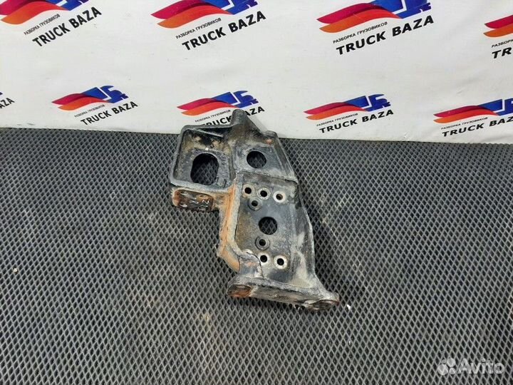 Кронштейн крепления поперечины правый