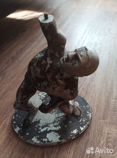 Статуэтка штангист