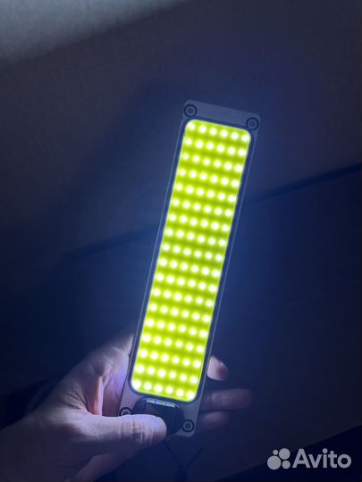 Плафон освещения салона автомобиля