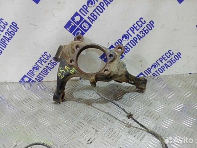 Поворотный кулак передний левый Infiniti Fx35