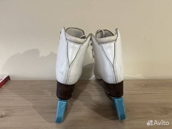 Фигурные коньки risport RF3 245