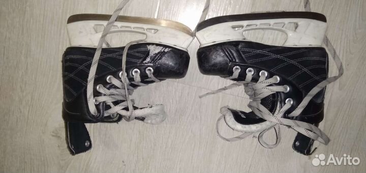 Хоккейные коньки bauer