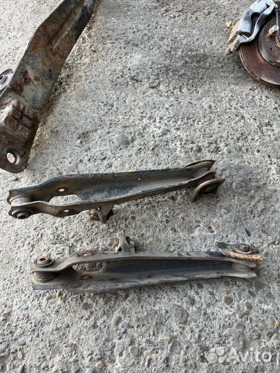 Рычаг задний поперечный Mitsubishi Carisma