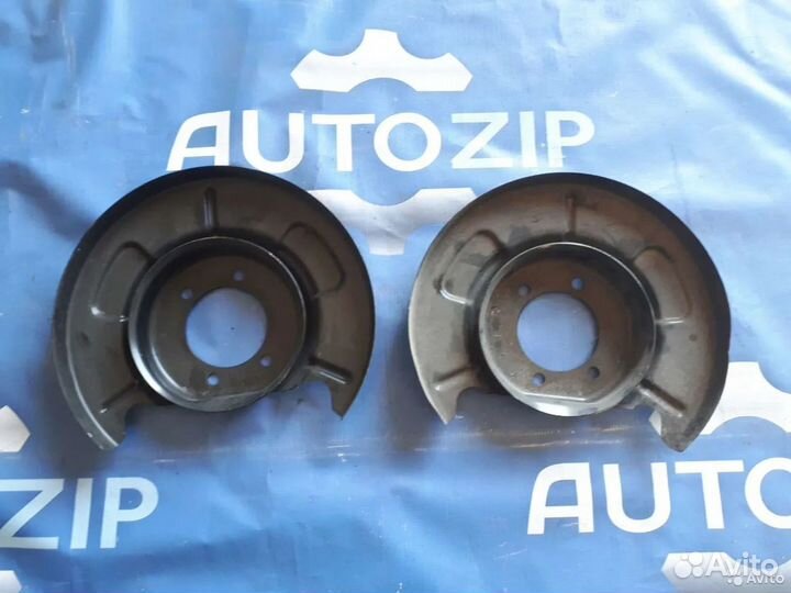 Щиток тормозной задний Субару