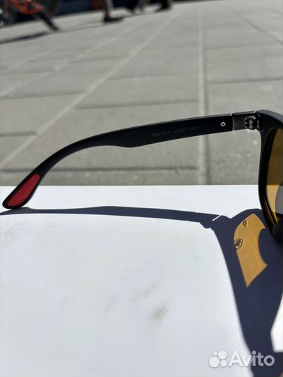 Солнцезащитные очки RAY BAN