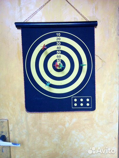 Игра метание дротиков с магнитами