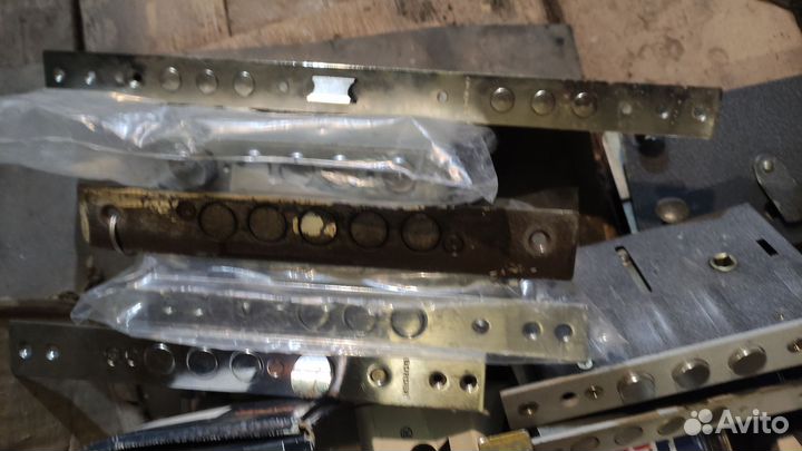 Замки/задвижки/ручки