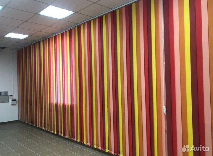 Рулонные шторы в коробе и с направляющими B2101