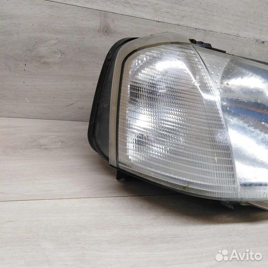 Фара правая Renault Logan 1