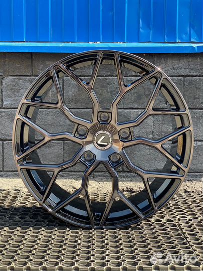 Кованые диски GT Forged R21 на Lexus LX570