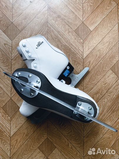 Коньки фигурные детские 33