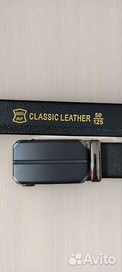 Мужской кожаный ремень черный