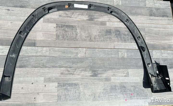 Volkswagen teramont накладка крыла переднего прав