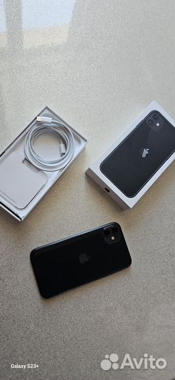 Телефон iPhone 11