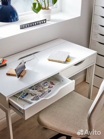 Бамбуковая подставка под смартфон IKEA Бергенес