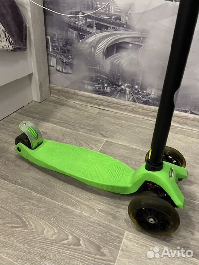 Самокат трехколесный