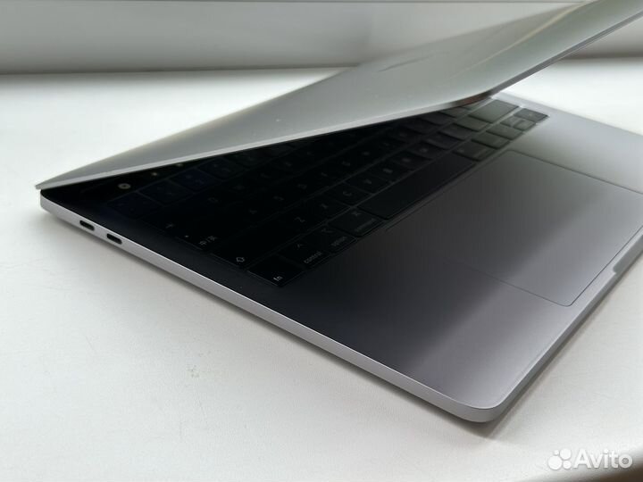 MacBook Pro 13 2019 TouchBar 110цикл отличный